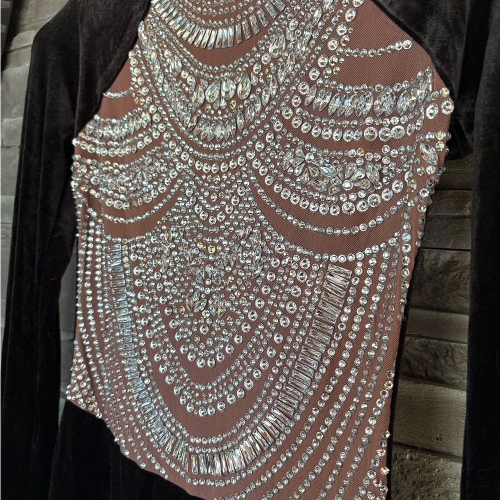 Mew Mew’s Elegant Black and rhinestones Evening Gown - Picture 5 of 6